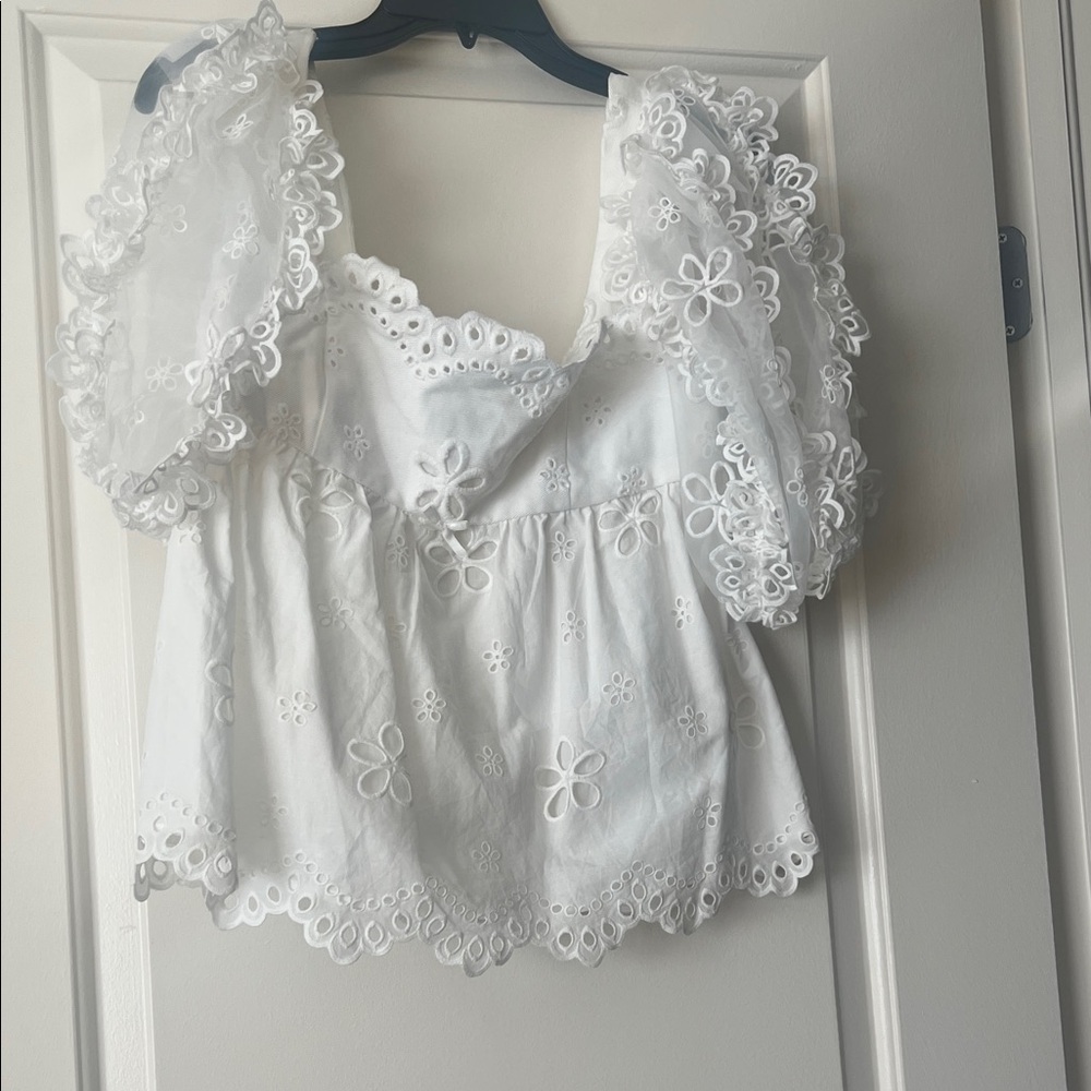 Romantic For Love & Lemons eyelet blouse in crisp white 🤍